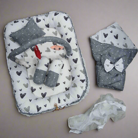 6 Pieces Rattle snuggle grey hearts