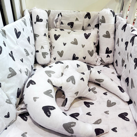 8 Pieces Cot Set white hearts